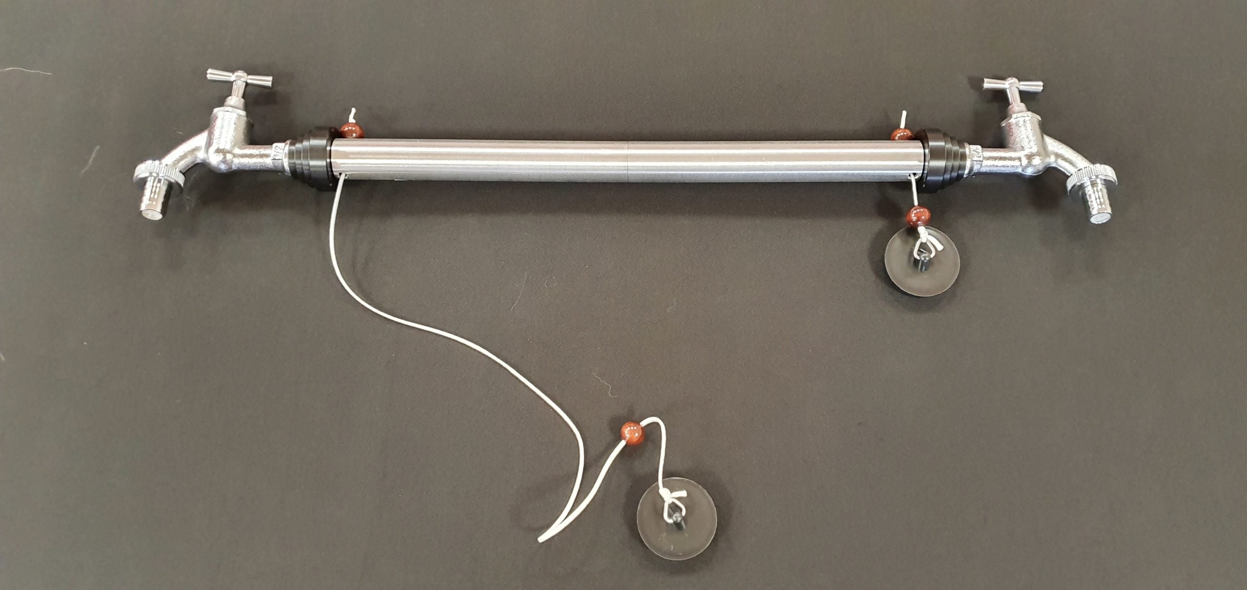 Heiße und kalte Wasserhähne (Pom Pom Taps)